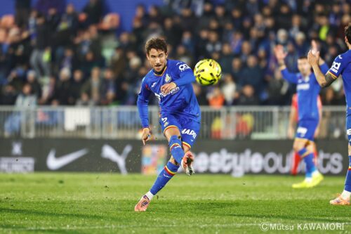 Please do not reproduce without prior permission.