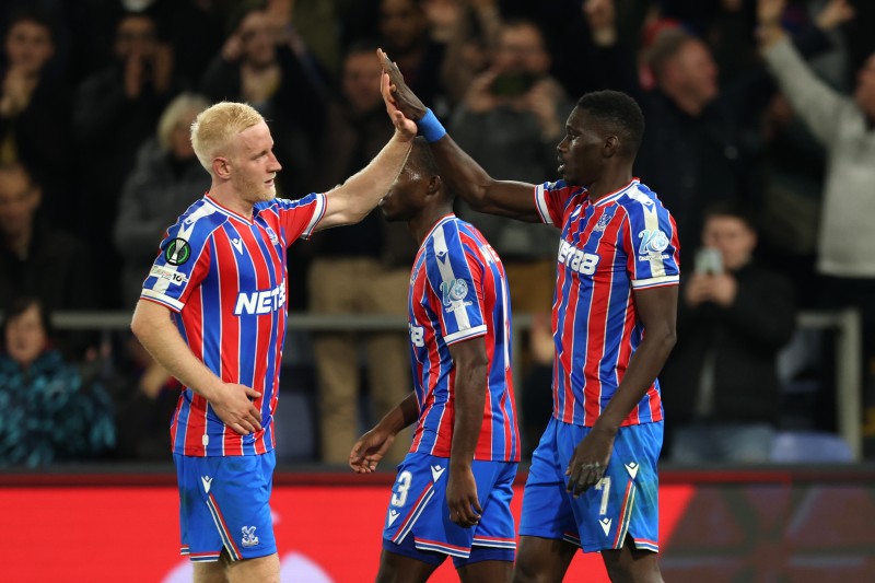 プレミア前節負傷交代の鎌田大地は後半からピッチへ！ パレスは毎熊晟