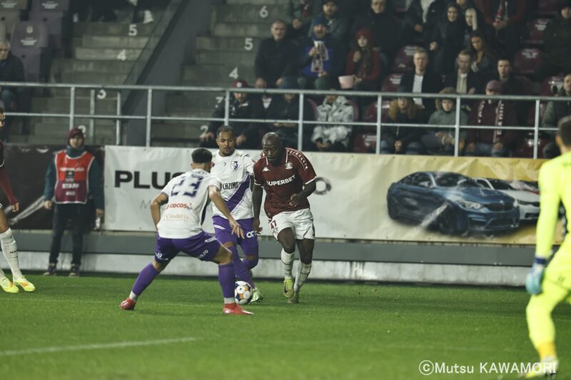 Please do not reproduce without prior permission.