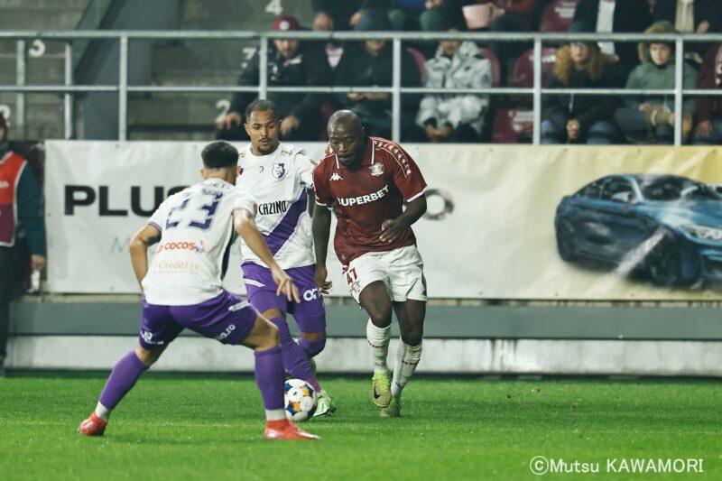 Please do not reproduce without prior permission.