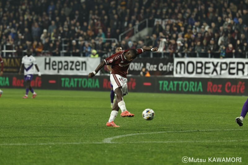 Please do not reproduce without prior permission.