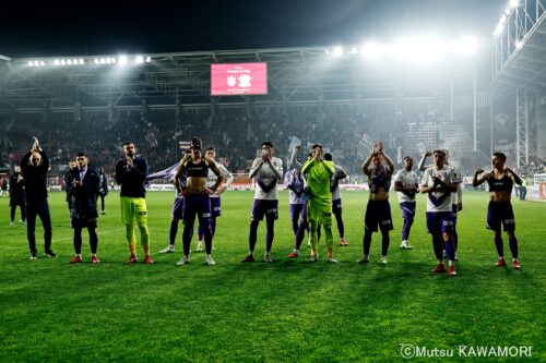 Please do not reproduce without prior permission.