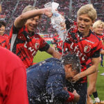 即突入で鬼木監督に“手荒い祝福”！　小川諒也「ああいうことを言い出すのは大体優磨。優磨が悪いということで（笑）」