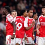 パフォーマンスに憤慨？…アーセナルの選手たちが劇的勝利後のロッカールームで“緊急会議”か