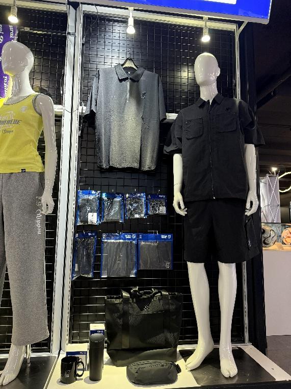 日本代表の新応援グッズ80点を発表…国内各小売店にて集約・販売する