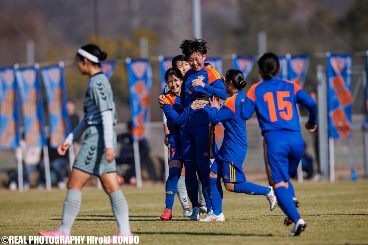 【写真ギャラリー】2025.12.29 第34回全日本高等学校女子サッカー選手権大会 1回戦 鳥取城北 0－3 開志ＪＳＣ