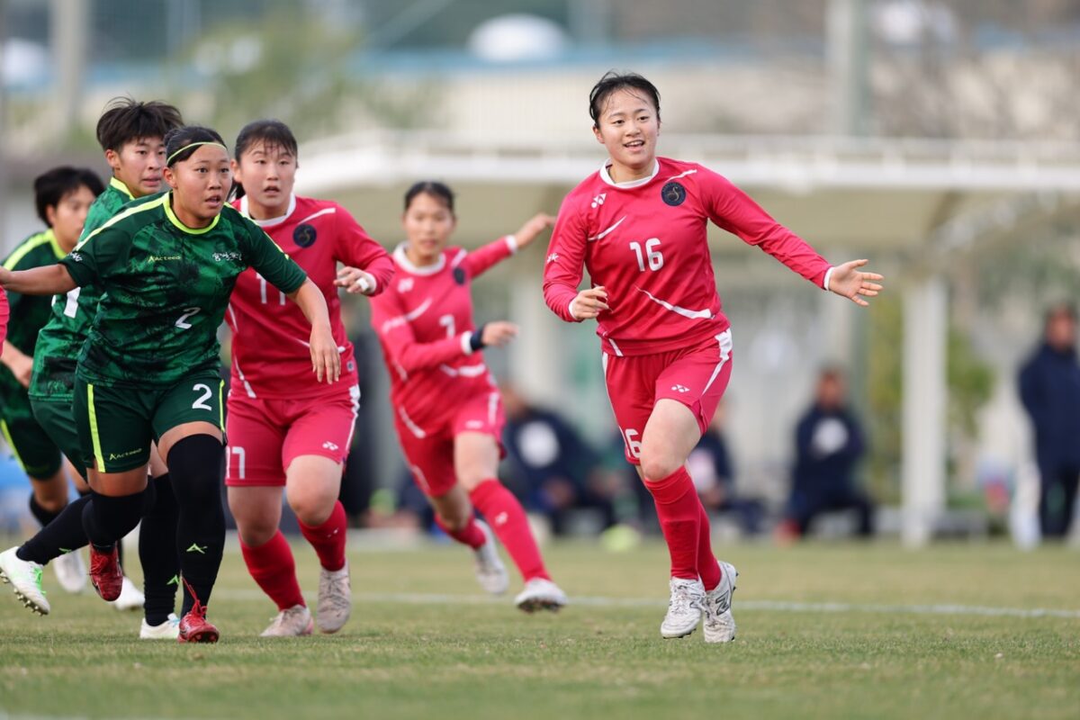 【写真ギャラリー】2025.12.30 第34回全日本高等学校女子サッカー選手権大会 2回戦 佐久長聖 3－2 宮崎学園