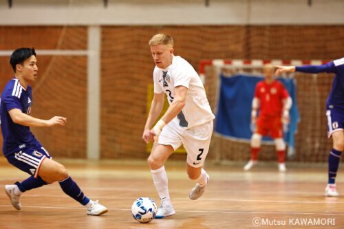 Please do not reproduce without prior permission.