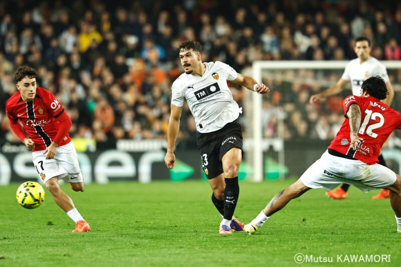 Please do not reproduce without prior permission.