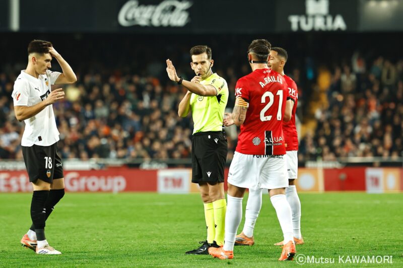 Please do not reproduce without prior permission.