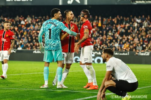 Please do not reproduce without prior permission.