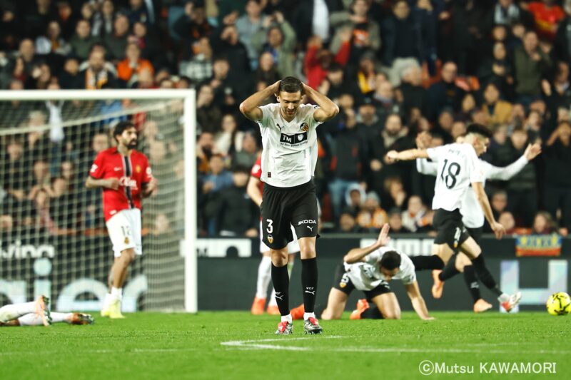 Please do not reproduce without prior permission.