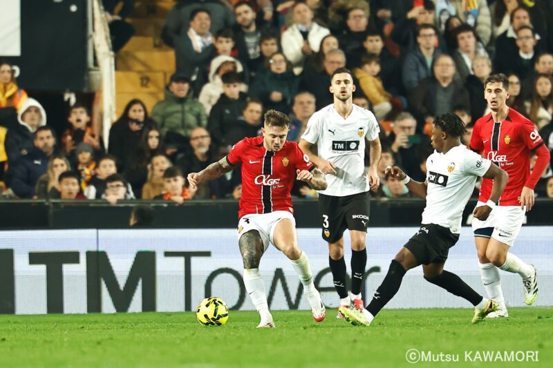 Please do not reproduce without prior permission.