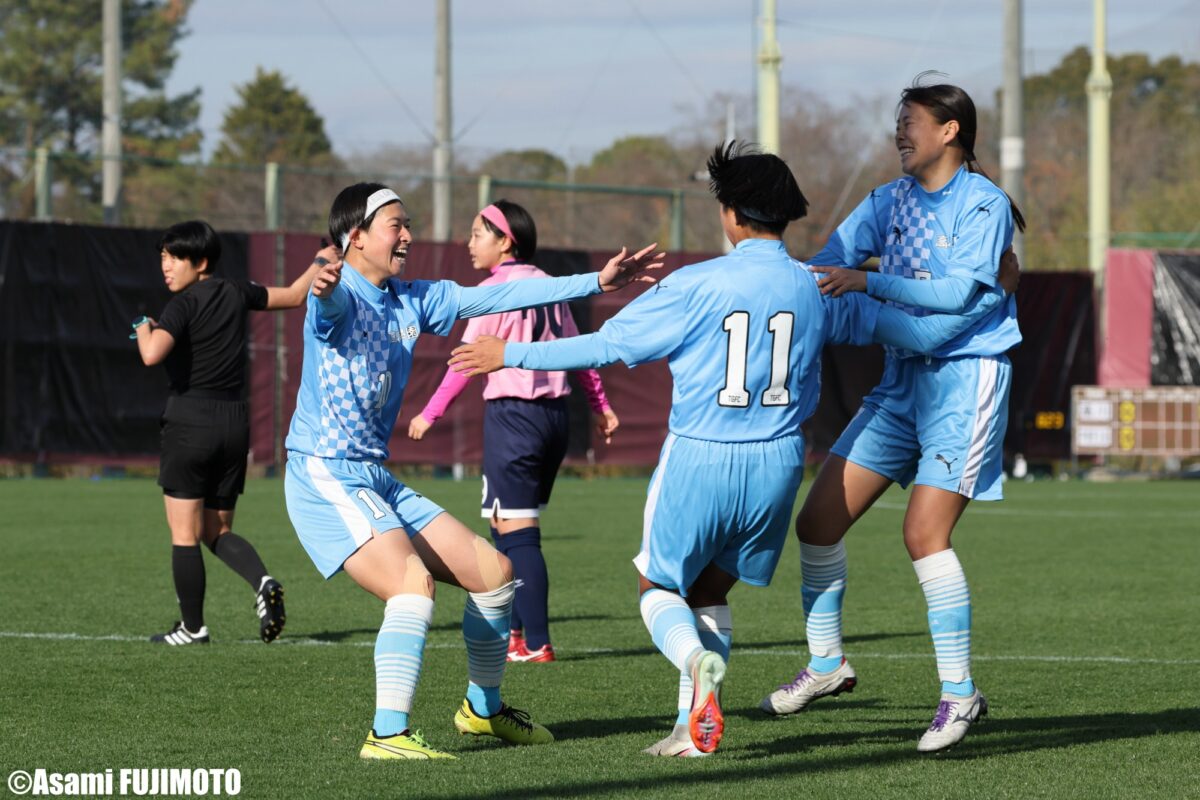 【写真ギャラリー】2025.12.29 第34回全日本高等学校女子サッカー選手権大会 1回戦 高川 3－0 宇都宮文星