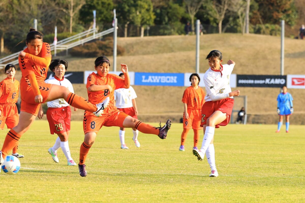 【写真ギャラリー】2025.12.30 第34回全日本高等学校女子サッカー選手権大会 2回戦 松山東雲 0－17 神村