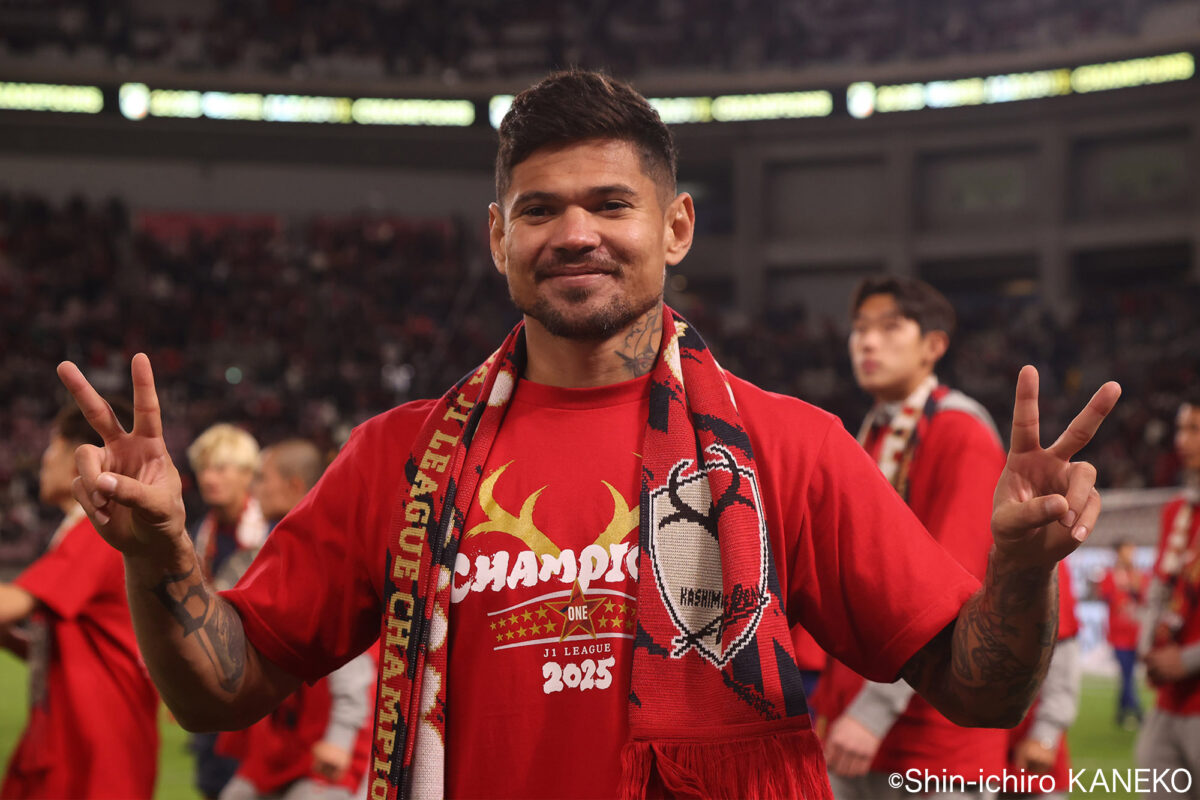 J3琉球から始まった挑戦…9年の時を経て鹿島でJ1優勝＆得点王に！　レオ・セアラ「あの時の経験があったからこそ」