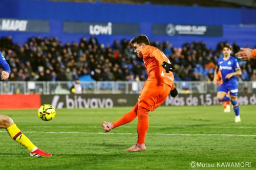 Please do not reproduce without prior permission.