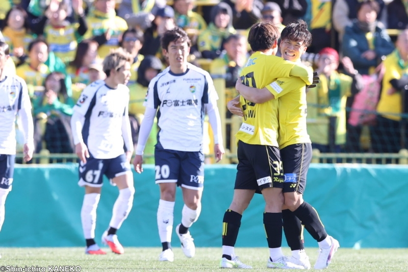柏がちばぎんカップ連覇！　久保藤次郎のゴラッソで“17年ぶりJ1同士の対決”を制す