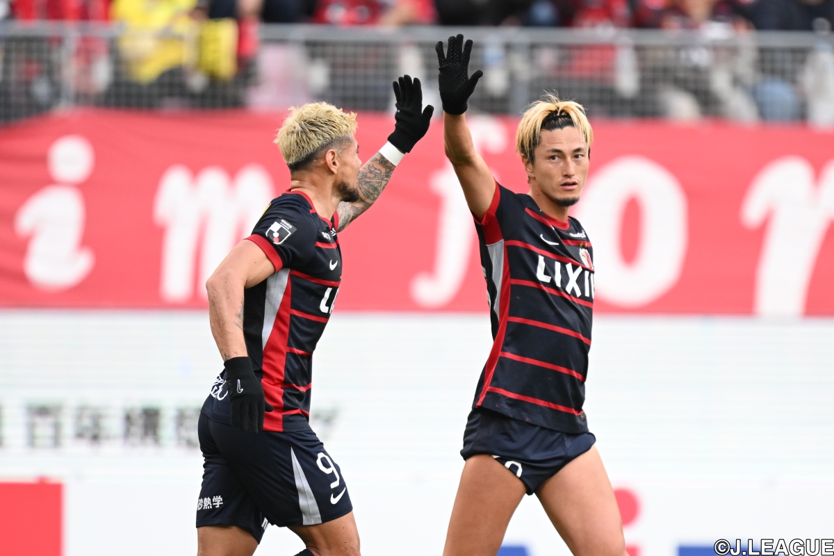2025年の王者vs2位、鹿島が2発快勝！　柏はPK失敗響く…まさかの3連敗スタート
