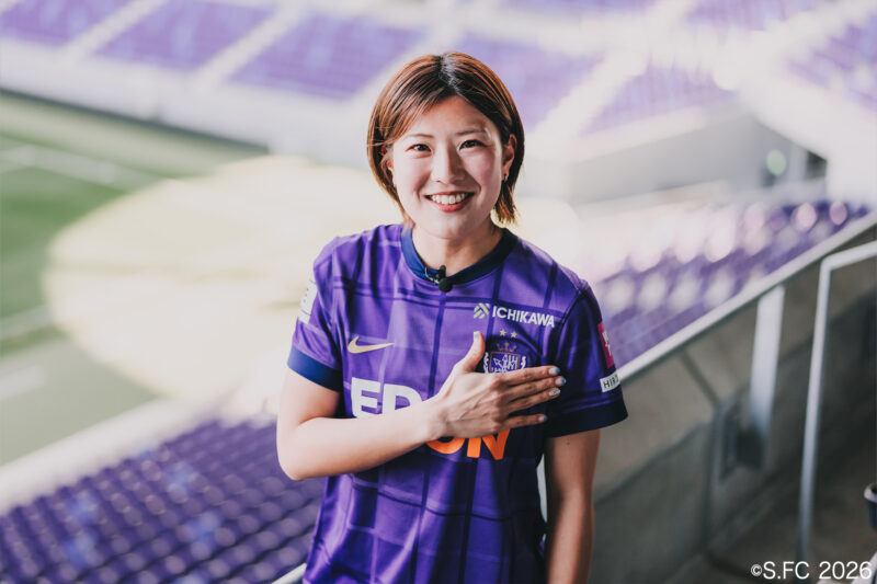 インタビュー】広島不動の左SB・藤生菜摘がユニフォームのエンブレムを