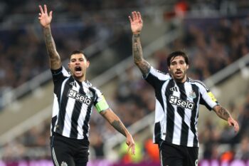 （左）ブルーノ・ギマランイスと（右）サンドロ・トナーリ