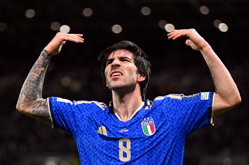3大会ぶりのW杯へ前進！ イタリア代表、北アイルランド代表を2発撃破で