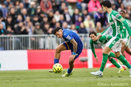 Please do not reproduce without prior permission.