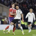 塩貝健人が鮮烈デビュー！　「結構ストライカーだなと」伊東純也ら先輩も一目置く21歳、一気に“スターダム”を駆け上がるか