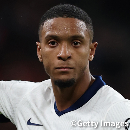 エズリ・コンサ