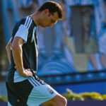 「もう話すのはやめよう…」スカローニ監督、ACL断裂でW杯欠場決まった若手FWへの想い溢れ感極まる…会見を途中で切り上げ