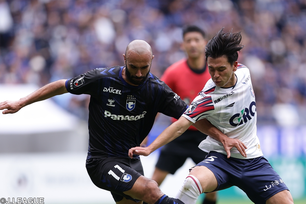 歓喜に沸くG大阪イレブン