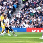 三笘薫の左足ボレー弾を解説者が絶賛「どれだけ褒めても褒め足りない」