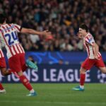アトレティコが“鬼門”『カンプ・ノウ』で約20年ぶり白星！　バルサはクバルシの退場響きホームで先勝ならず