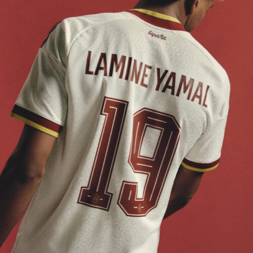 spain26_away_01