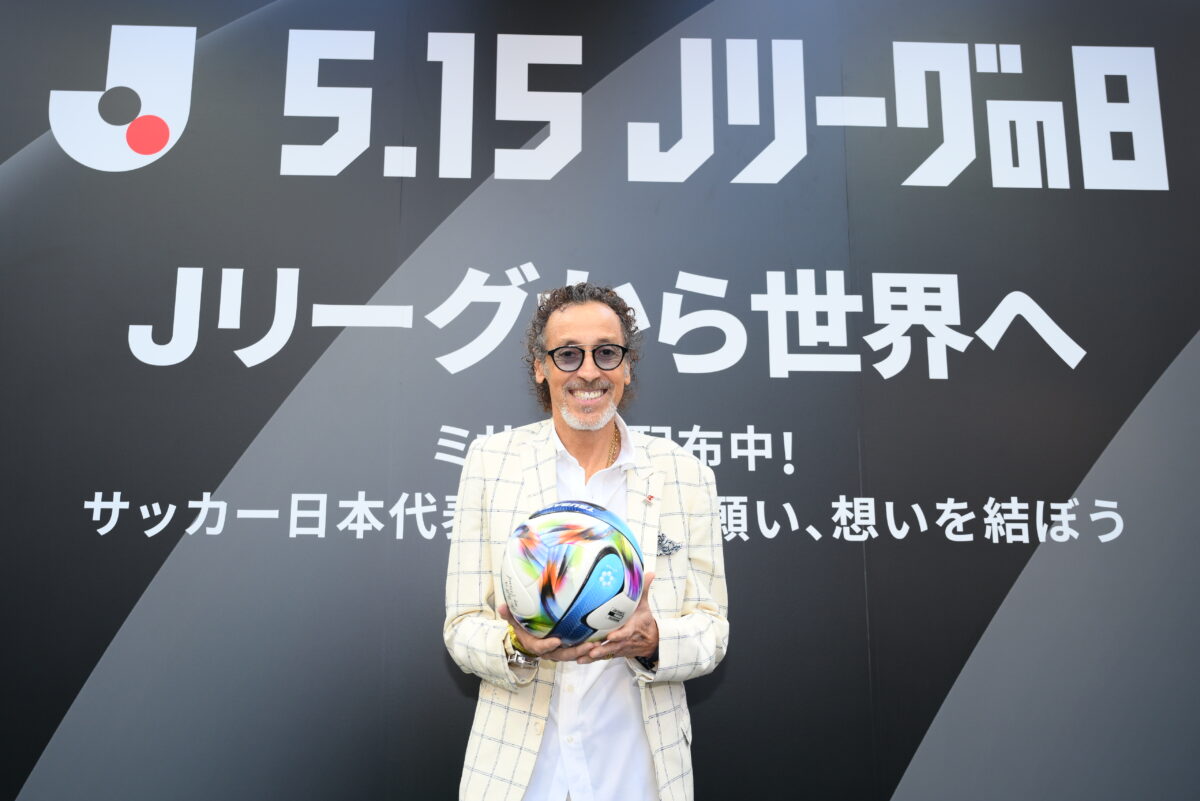 “Jリーグの日”にラモス瑠偉が渋谷にサプライズ登場…5大会連続選出の長友佑都に賛辞「ブラボーです！素晴らしすぎる！」