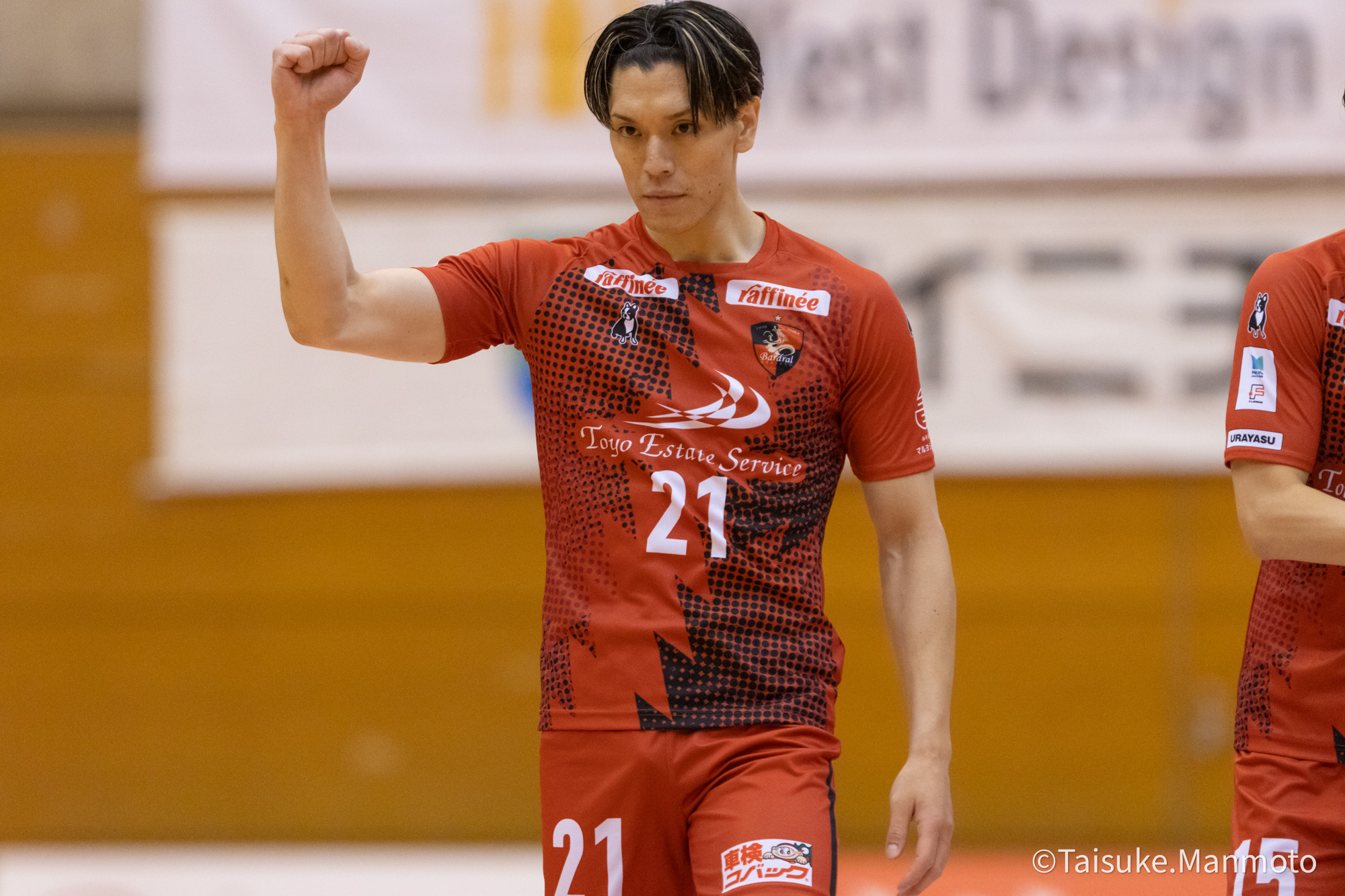 087A1200