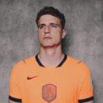 W杯直前試合で一発退場のオランダ代表MF、初戦の日本戦は出場可能へ…処分は本大会で適用されず