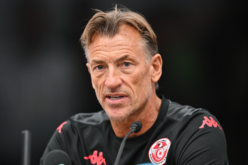 エルヴェ・ルナール監督