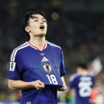 憧れた父の「18」を背負いW杯で日本人初の1試合2ゴール、POTM選出の上田綺世の原動力は「家族」