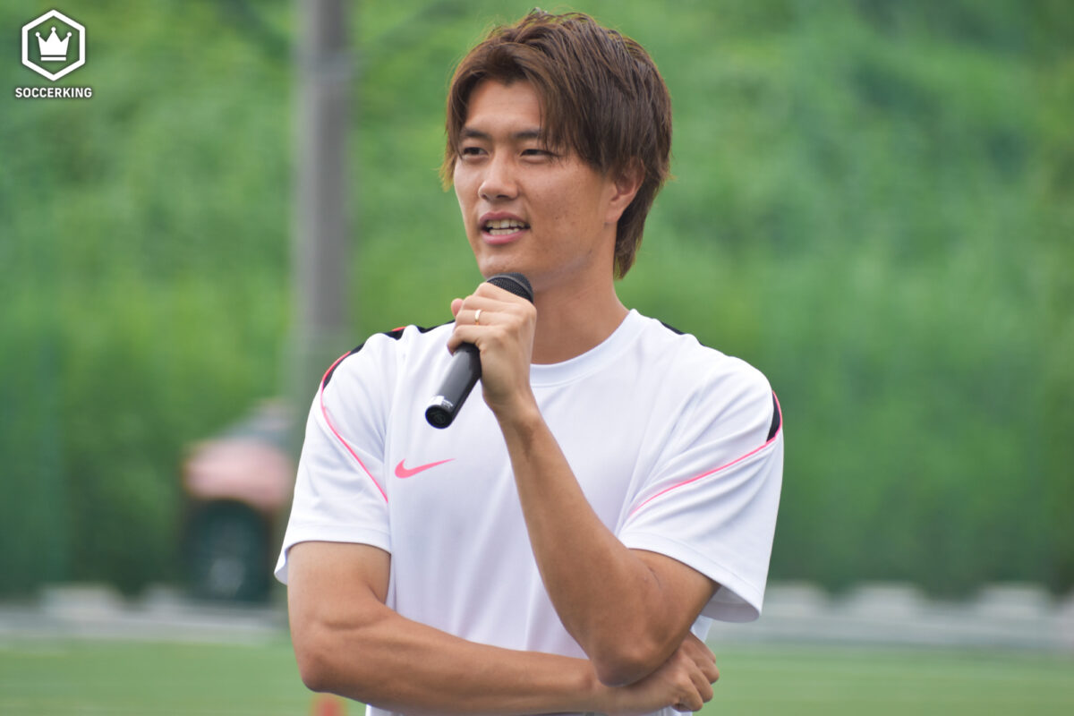 小川航基が念願のサッカークリニックを地元・横浜で開催！　「鎌田！鎌田！」蘭戦“幻のヘッド”巡る子どもたちの反応にタジタジ