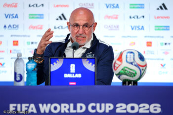 スペイン代表を率いるルイス・デ・ラ・フエンテ監督