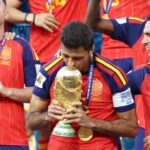 大会MVPのロドリが史上7人目の快挙！　CL、EURO、バロンドールに続きW杯制覇