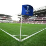 親善試合で不慮の事故…乱闘を止めようとした女性主審が転倒、脳震盪でピッチを後に