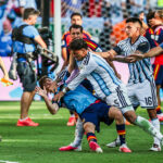 FIFA、W杯決勝スペインvsアルゼンチンのピッチ内での衝突に懲戒調査を開始…パレデスらがスペイン選手に攻撃