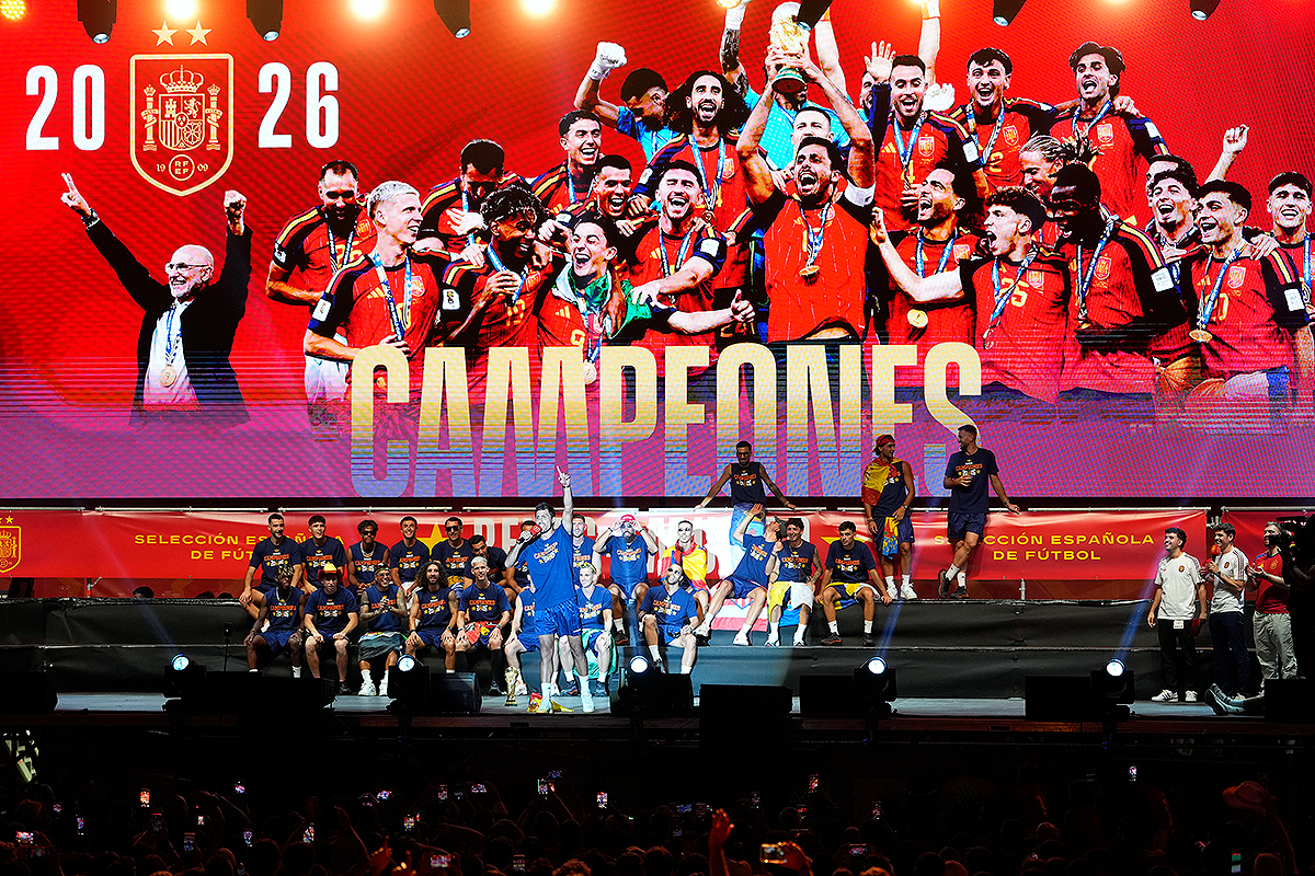 W杯優勝スペインがマドリードで祝賀会！…200万人以上の観衆が現地に集い英雄たちを熱狂的に歓迎