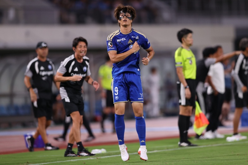 小川航基