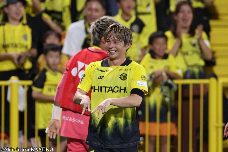 J1の9月MVPは柏の“最強ジョーカー”瀬川祐輔! ヤングプレーヤー賞は嶋本悠大…中村航輔は2カ月連続のベストセーブ受賞