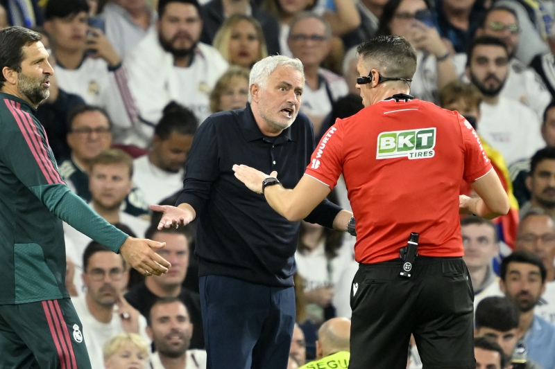 モウリーニョ監督が試合後の会見を拒否…出場停止を避けるために沈黙を選択?