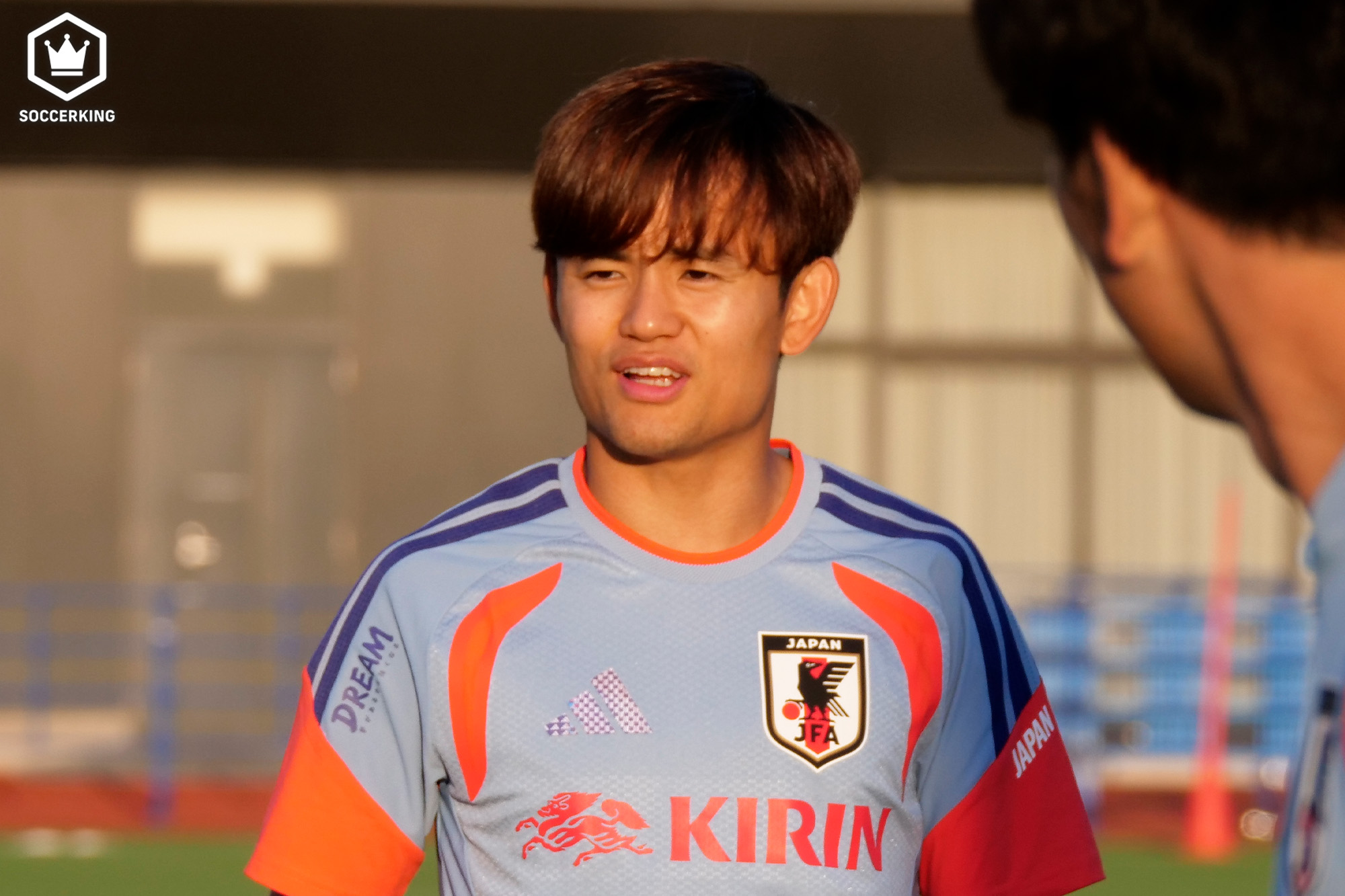 久保建英、福原遥さんとの結婚を報告後「サッカーの話にいきましょう」 キリンカップ制覇へ「最後も勝って終わりたい」