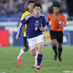 鈴木唯人「自信を持って積み重ねていく」　“ブレイク前夜”の新背番号8に鎌田大地も期待「確実にトップタレントの一人。時間の問題」